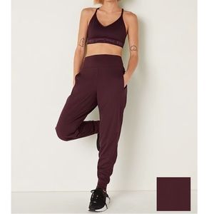 PINK Victoria’s Secret NWT Jogger